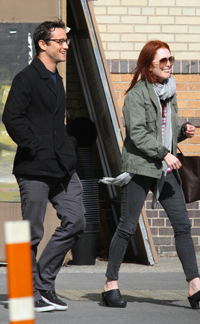Joseph Gordon-Levitt, Julianne Moore Joseph Gordon-Levitt, Julianne Moore
